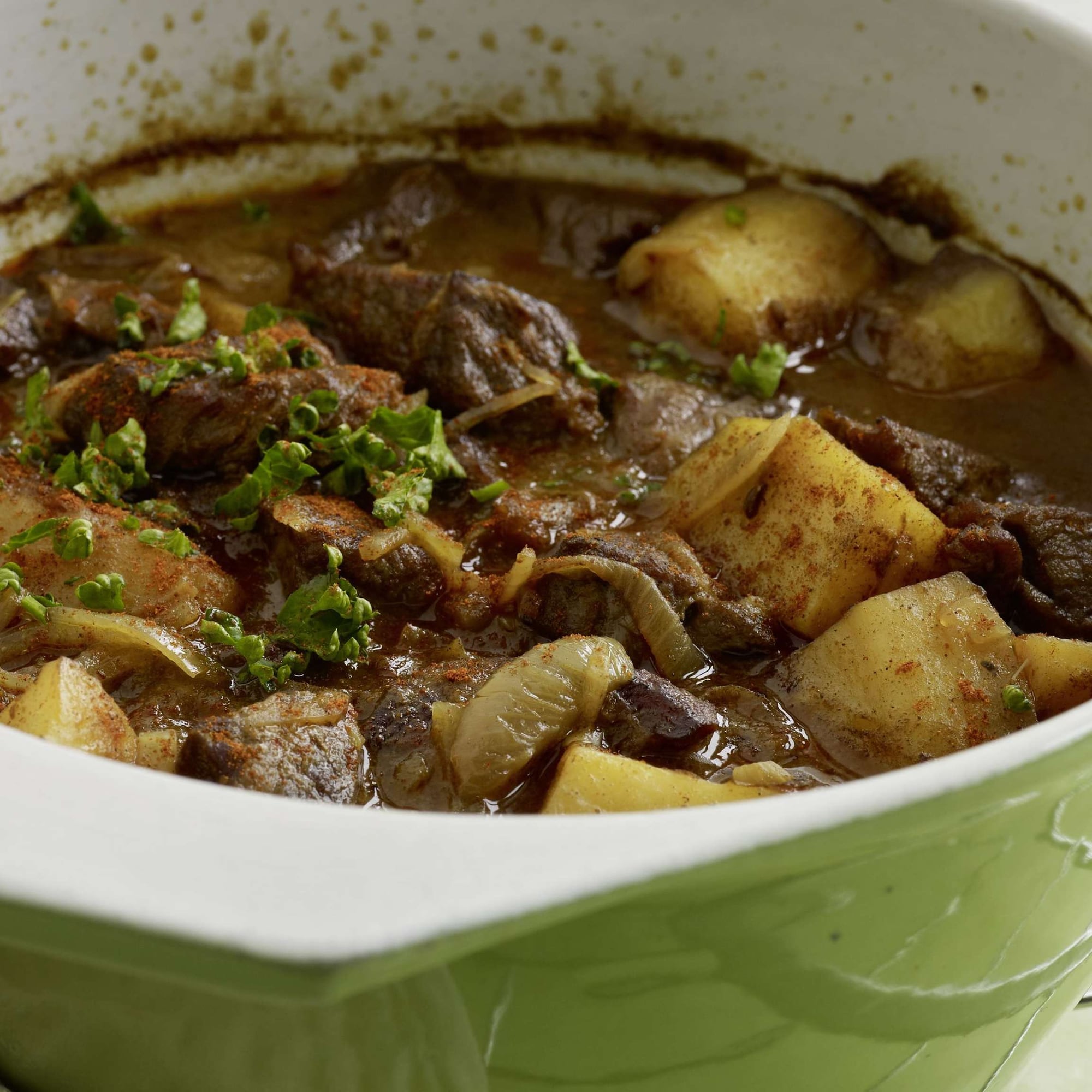 Rindsgulasch mit Paprika | Migusto