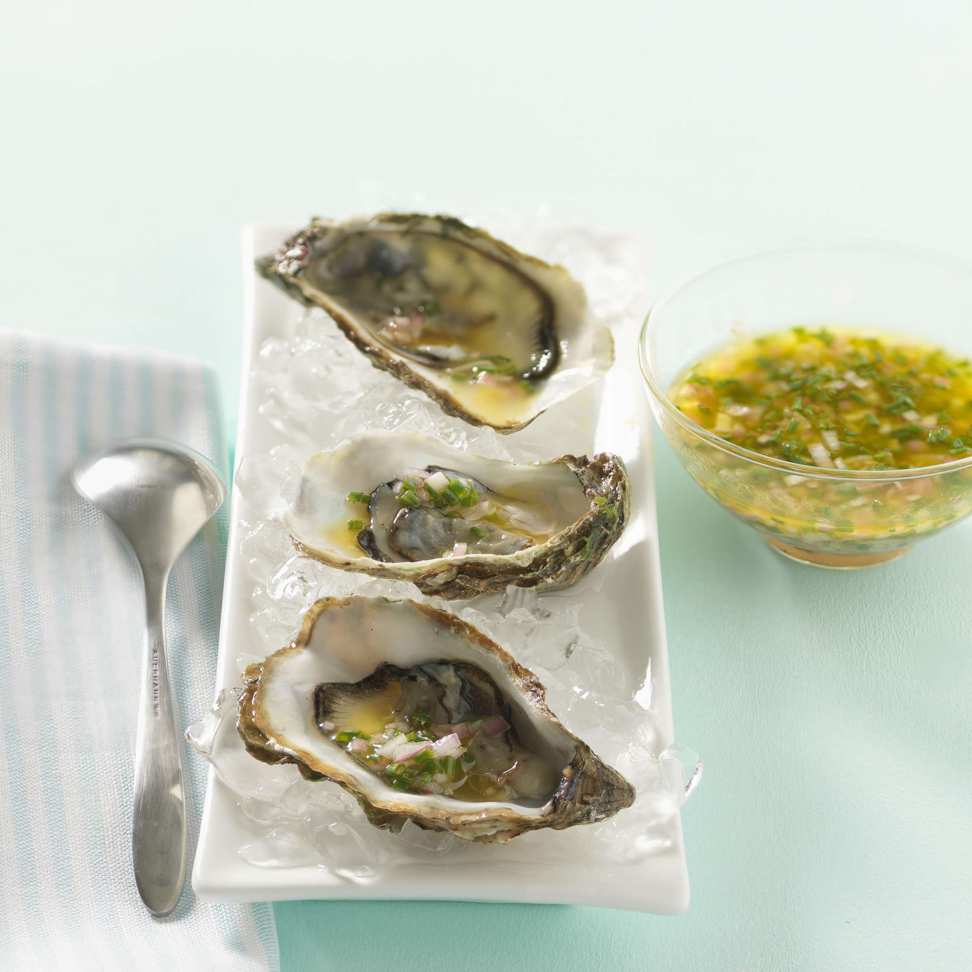 Gedämpfte Austern mit Pfeffer-Salsa | Migusto