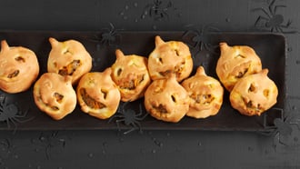Halloween-Kürbiskrapfen mit Hackfleisch
