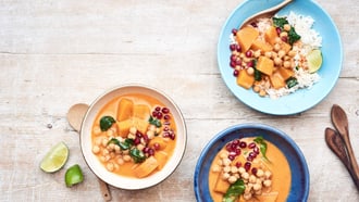 Curry di zucca e ceci con riso profumato