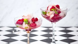 Granité au ginger beer avec framboises et litchis