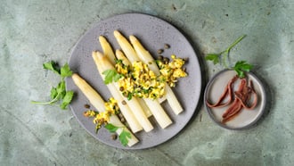 Asperges avec sauce aux œufs