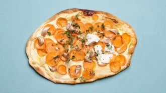 Focaccia alsaziana con patate dolci e caprino