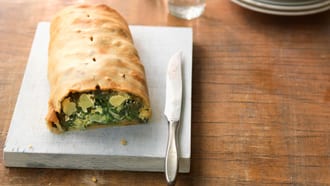 Strudel aux pommes de terre, aux épinards et au fromage