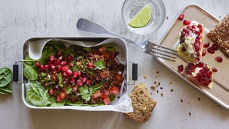 Linsensalat fixfertig mit Granatapfel und Spinat