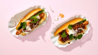 Chili dog grillé
