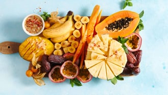 Frutta esotica con salsa al miele e alle noci