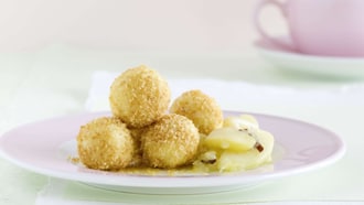 Quarkknödel mit Apfelkompott