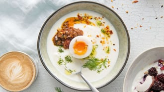 Bowl allo yogurt e al curry