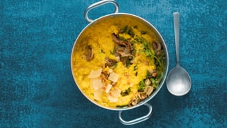 Risotto tout prêt avec champignons et roquette