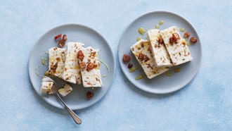 Glace au cottage cheese et aux dattes