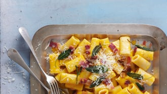 Rigatoni alla carbonara di zucca