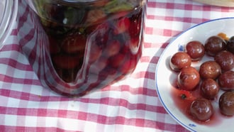 Conserves de cerises à la vodka