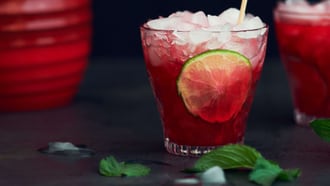 Johannisbeer-Minze-Drink