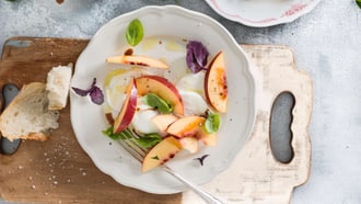 Büffelmozzarella mit Nektarinen