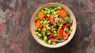 Insalata di edamame e papaia
