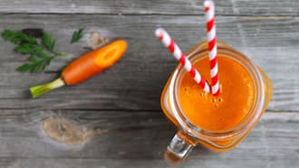 Mango-Smoothie mit Karotte