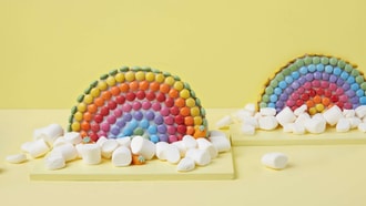 Smarties-Regenbogen-Torte