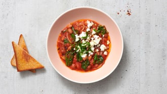 Haricots à l'ail des ours avec feta