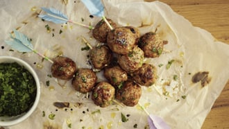 Brochettes de boulettes de viande hachée