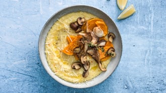 Funghi e zucca al forno con polenta