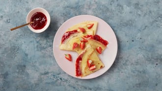 Crêpes à la confiture de fraises
