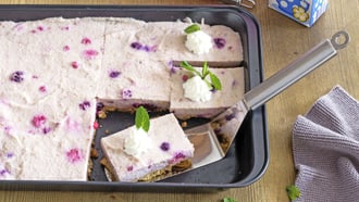 Amaretti-Beeren-Griessschnitten