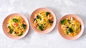 Spaghetti aux épinards et aux crevettes