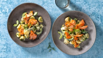 Insalata di patate con pulled salmon