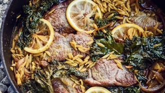 Agnello con pasta e cavolo riccio