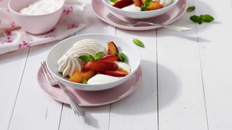 Caramelisierte Nektarinen mit Meringue