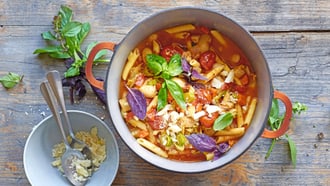 One pot pasta con verdure e fagioli