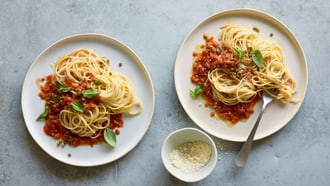 Spaghetti alla bolognese di lenticchie