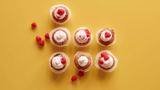 Muffins aux framboises avec topping au fromage frais