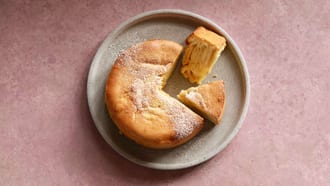 Torta di mele con 4 ingredienti