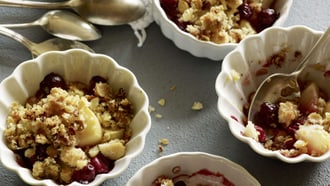 Crumble aux poires et aux airelles