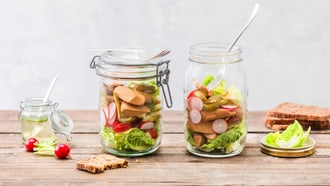 Insalata di salsiccette vegan