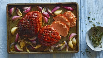 Noix de jambon au miel avec oignons