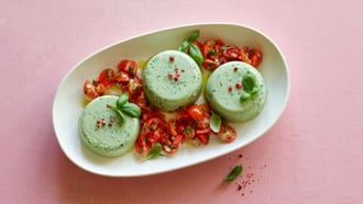Flan au basilic et sauce tomate