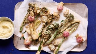 Tempura de légumes avec mayonnaise au safran