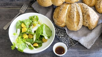 Spinat-Mango-Salat mit Asiadressing
