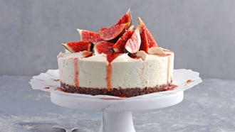 Erdnussbutter-Cheesecake mit Feigen