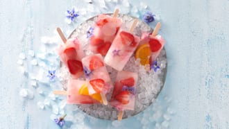 Popsicles mit Blüten