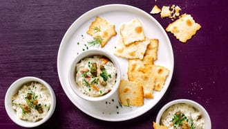 Dip aux fines herbes et à la truite fumée
