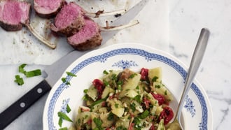 Salade de cédrat aux fines herbes avec carré d’agneau