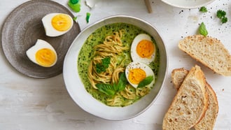 Velouté printanier avec œuf