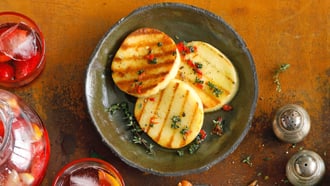 Formaggio da grigliare con olio al peperoncino