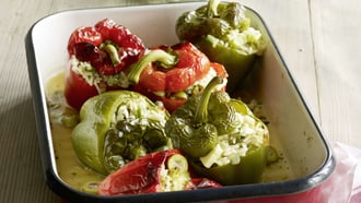 Peperoni mit Käse-Oliven-Füllung