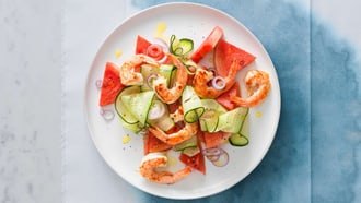 Pastèque avec concombre et crevettes