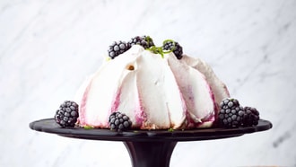 Brombeer-Pavlova